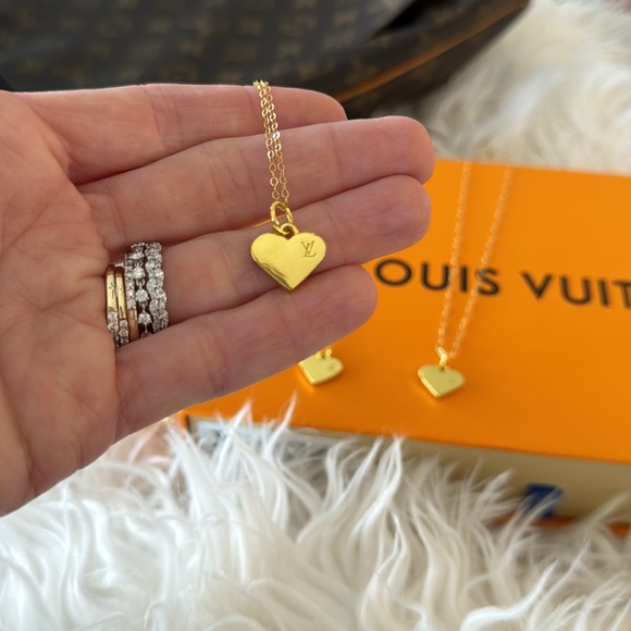 💛Authentic Designer Zipper Pull💛 - Picture 3 of 4